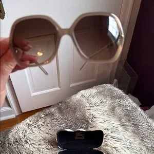 Burberry Beige Sunglasses with Checkered Case Burberry | Accessories | Burberry Beige Sunglasses With  main image 3
